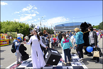 1 июнь 2017 г., Барнаул   "Территория детства": конструкторы, одежду и косметику показали на фестивале в Барнауле 
