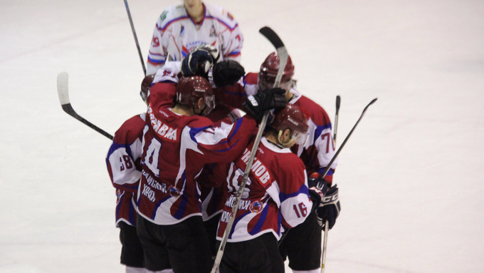 20 ноября 2016 года, Барнаул, Дворец спорта и зрелищ   Хоккейный клуб "Алтай" потерпел разгромное поражение от "Славутича" из Смоленска 