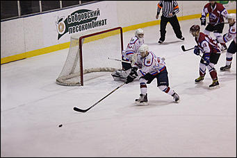 20 ноября 2016 года, Барнаул, Дворец спорта и зрелищ   Хоккейный клуб "Алтай" потерпел разгромное поражение от "Славутича" из Смоленска 