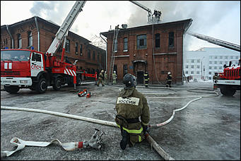 6 февраля 2018 г., Барнаул. Екатерина Смолихина   Как тушили загоревшийся "Дом афганцев" в Барнауле