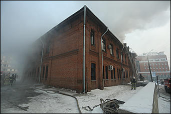 6 февраля 2018 г., Барнаул. Екатерина Смолихина   Как тушили загоревшийся "Дом афганцев" в Барнауле