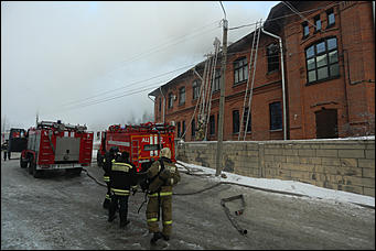 6 февраля 2018 г., Барнаул. Екатерина Смолихина   Как тушили загоревшийся "Дом афганцев" в Барнауле