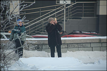 6 февраля 2018 г., Барнаул. Екатерина Смолихина   Как тушили загоревшийся "Дом афганцев" в Барнауле