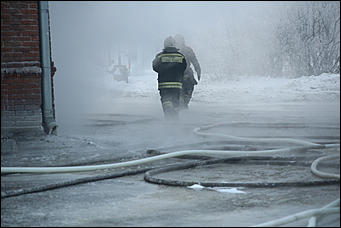 6 февраля 2018 г., Барнаул. Екатерина Смолихина   Как тушили загоревшийся "Дом афганцев" в Барнауле