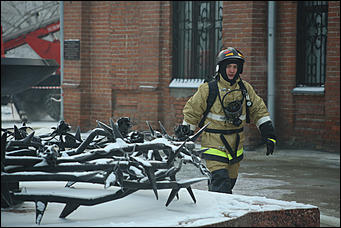 6 февраля 2018 г., Барнаул. Екатерина Смолихина   Как тушили загоревшийся "Дом афганцев" в Барнауле