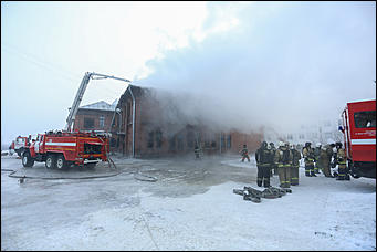 6 февраля 2018 г., Барнаул. Екатерина Смолихина   Как тушили загоревшийся "Дом афганцев" в Барнауле