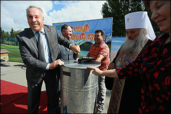 14 августа 2017 г., Барнаул. Екатерина Смолихина   Мёд да песня: фестиваль "Медовый Спас на Алтае" открылся в Барнауле