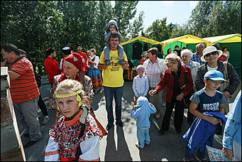 14 августа 2017 г., Барнаул. Екатерина Смолихина   Мёд да песня: фестиваль "Медовый Спас на Алтае" открылся в Барнауле