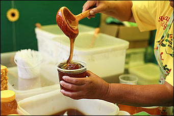 14 августа 2017 г., Барнаул. Екатерина Смолихина   Мёд да песня: фестиваль "Медовый Спас на Алтае" открылся в Барнауле