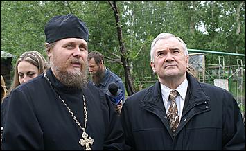 29 мая 2007 г., Барнаул   Посещение главой Барнаула Владимиром Колгановым строящихся в городе храмов
