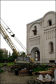 29 мая 2007 г., Барнаул   Посещение главой Барнаула Владимиром Колгановым строящихся в городе храмов