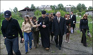 29 мая 2007 г., Барнаул   Посещение главой Барнаула Владимиром Колгановым строящихся в городе храмов