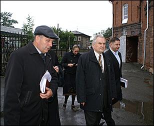 29 мая 2007 г., Барнаул   Посещение главой Барнаула Владимиром Колгановым строящихся в городе храмов