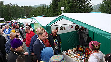 12 июня 2021 г., ОЭЗ "Бирюзовая Катунь"    "День России" на Бирюзовой Катуни: как прошел IX Всероссийский фестиваль традиционной культуры