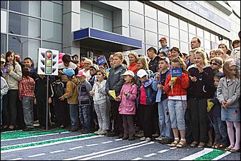 1 июня 2011 г., Барнаул   Праздник для детей от автоцентра АНТ – единственного в Алтайском крае официального дилера Hyundai совместно с ГИБДД города Барнаула