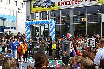 1 июня 2011 г., Барнаул   Праздник для детей от автоцентра АНТ – единственного в Алтайском крае официального дилера Hyundai совместно с ГИБДД города Барнаула