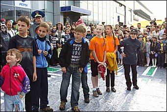 1 июня 2011 г., Барнаул   Праздник для детей от автоцентра АНТ – единственного в Алтайском крае официального дилера Hyundai совместно с ГИБДД города Барнаула