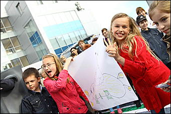 1 июня 2011 г., Барнаул   Праздник для детей от автоцентра АНТ – единственного в Алтайском крае официального дилера Hyundai совместно с ГИБДД города Барнаула