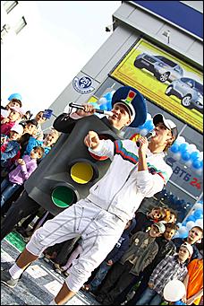 1 июня 2011 г., Барнаул   Праздник для детей от автоцентра АНТ – единственного в Алтайском крае официального дилера Hyundai совместно с ГИБДД города Барнаула