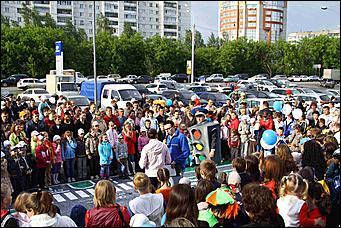 1 июня 2011 г., Барнаул   Праздник для детей от автоцентра АНТ – единственного в Алтайском крае официального дилера Hyundai совместно с ГИБДД города Барнаула