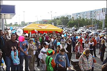 1 июня 2011 г., Барнаул   Праздник для детей от автоцентра АНТ – единственного в Алтайском крае официального дилера Hyundai совместно с ГИБДД города Барнаула