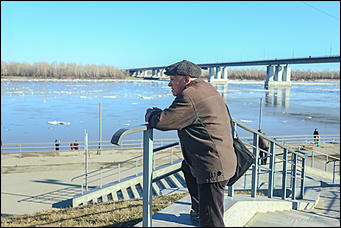 9 апреля 2019 г., Барнаул. Екатерина Смолихина   Льдин "парад": фоторепортаж с ледохода в Барнауле