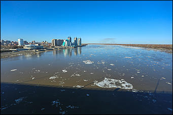9 апреля 2019 г., Барнаул. Екатерина Смолихина   Льдин "парад": фоторепортаж с ледохода в Барнауле