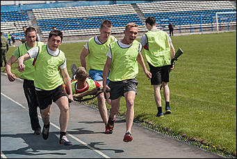 6 май 2016 г., Барнаул Тяжело в учении – легко в армии. Ежегодная акция "День призывника". Фоторепортаж