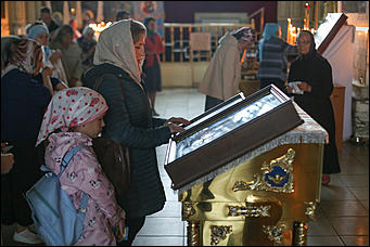 23 августа 2019 г., Барнаул   Прикоснуться к святыне: барнаульцы до вечера шли поклониться чудотворной иконе