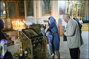 23 августа 2019 г., Барнаул   Прикоснуться к святыне: барнаульцы до вечера шли поклониться чудотворной иконе