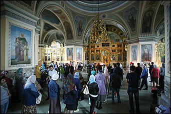 23 августа 2019 г., Барнаул   Прикоснуться к святыне: барнаульцы до вечера шли поклониться чудотворной иконе