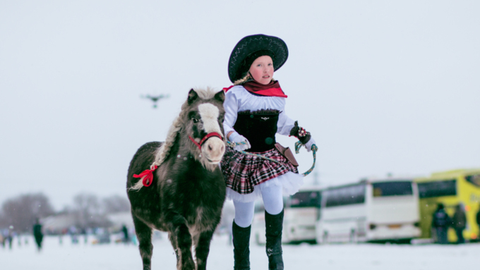 12 декабря 2015 г., Барнаул   Около 15 тысяч человек пришли в Барнауле на открытие "Алтайской зимовки"