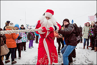 12 декабря 2015 г., Барнаул   Около 15 тысяч человек пришли в Барнауле на открытие "Алтайской зимовки"