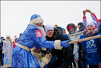 12 декабря 2015 г., Барнаул   Около 15 тысяч человек пришли в Барнауле на открытие "Алтайской зимовки"