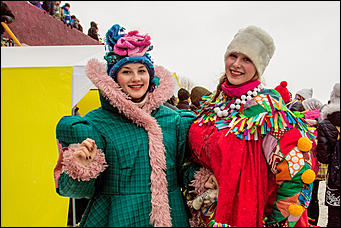 12 декабря 2015 г., Барнаул   Около 15 тысяч человек пришли в Барнауле на открытие "Алтайской зимовки"