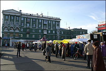 25 сентября 2010 г., Барнаул   Социальная продовольственная ярмарка в Барнауле