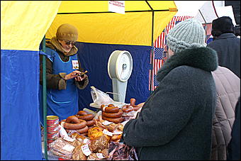 20 февраля 2010 г., Барнаул   Предпраздничная социальная ярмарка в Барнауле