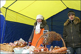 20 февраля 2010 г., Барнаул   Предпраздничная социальная ярмарка в Барнауле
