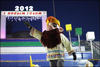 13 января 2012г. Барнаул , площадь Сахарова   Радиостанция «Юмор ФМ Барнаул» отметила пятилетие и Старый Новый год