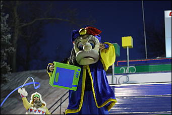 13 января 2012г. Барнаул , площадь Сахарова   Радиостанция «Юмор ФМ Барнаул» отметила пятилетие и Старый Новый год