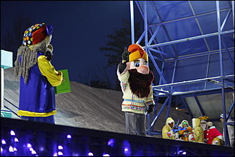 13 января 2012г. Барнаул , площадь Сахарова   Радиостанция «Юмор ФМ Барнаул» отметила пятилетие и Старый Новый год