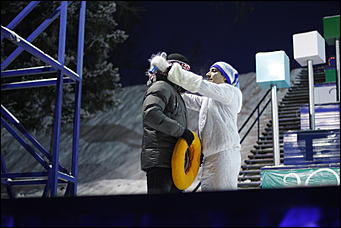 13 января 2012г. Барнаул , площадь Сахарова   Радиостанция «Юмор ФМ Барнаул» отметила пятилетие и Старый Новый год