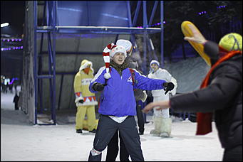 13 января 2012г. Барнаул , площадь Сахарова   Радиостанция «Юмор ФМ Барнаул» отметила пятилетие и Старый Новый год