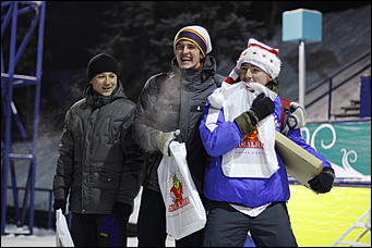 13 января 2012г. Барнаул , площадь Сахарова   Радиостанция «Юмор ФМ Барнаул» отметила пятилетие и Старый Новый год