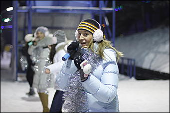 13 января 2012г. Барнаул , площадь Сахарова   Радиостанция «Юмор ФМ Барнаул» отметила пятилетие и Старый Новый год