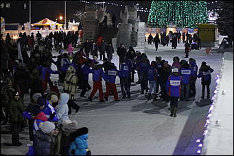 13 января 2012г. Барнаул , площадь Сахарова   Радиостанция «Юмор ФМ Барнаул» отметила пятилетие и Старый Новый год