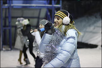 13 января 2012г. Барнаул , площадь Сахарова   Радиостанция «Юмор ФМ Барнаул» отметила пятилетие и Старый Новый год