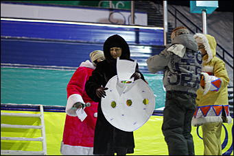 13 января 2012г. Барнаул , площадь Сахарова   Радиостанция «Юмор ФМ Барнаул» отметила пятилетие и Старый Новый год