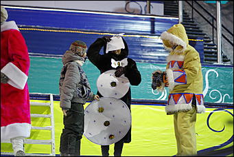 13 января 2012г. Барнаул , площадь Сахарова   Радиостанция «Юмор ФМ Барнаул» отметила пятилетие и Старый Новый год