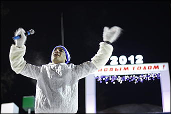 13 января 2012г. Барнаул , площадь Сахарова   Радиостанция «Юмор ФМ Барнаул» отметила пятилетие и Старый Новый год